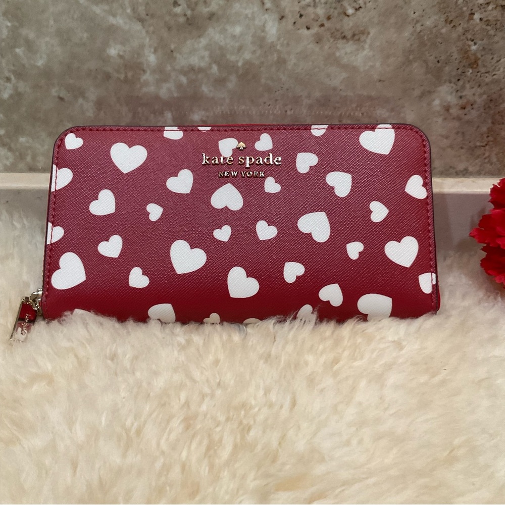 Kate spade Hearts ♥️ Ziparound Wallet